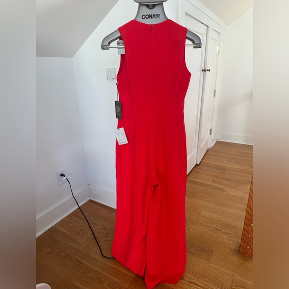 Gorgeous sleeveless red Vince CamUTO jumpsuit in 8P NWT - Picture 2 of 7